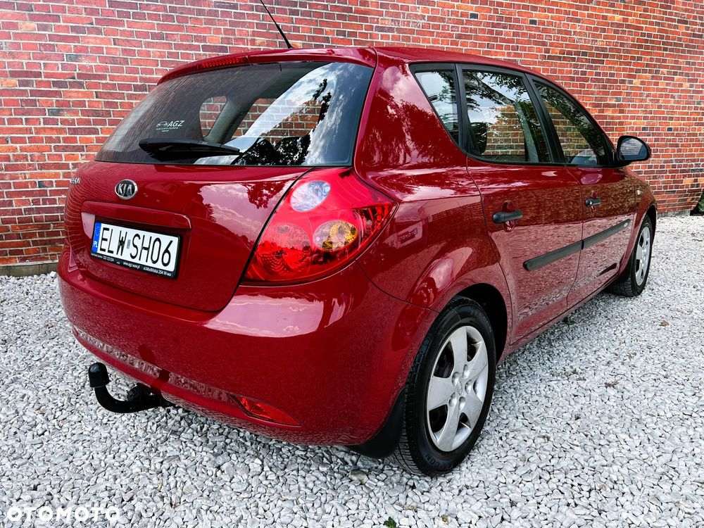 Kia Ceed - 4