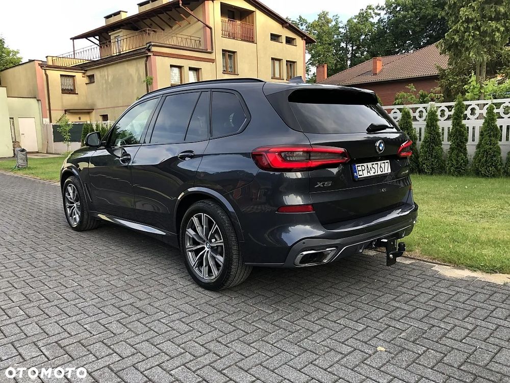 BMW X5 xDrive50i - 7