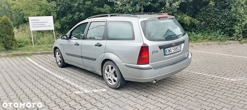 Ford Focus 1.8 TDDi Comfort - 10