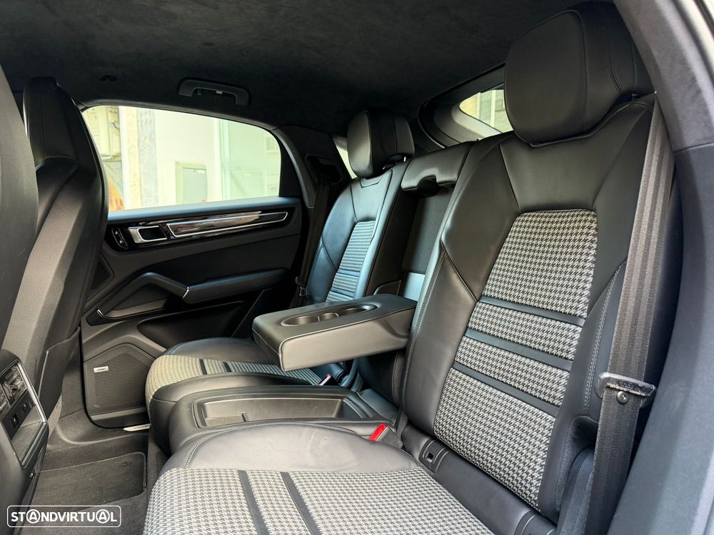 Porsche Cayenne Coupé E-Hybrid - 4