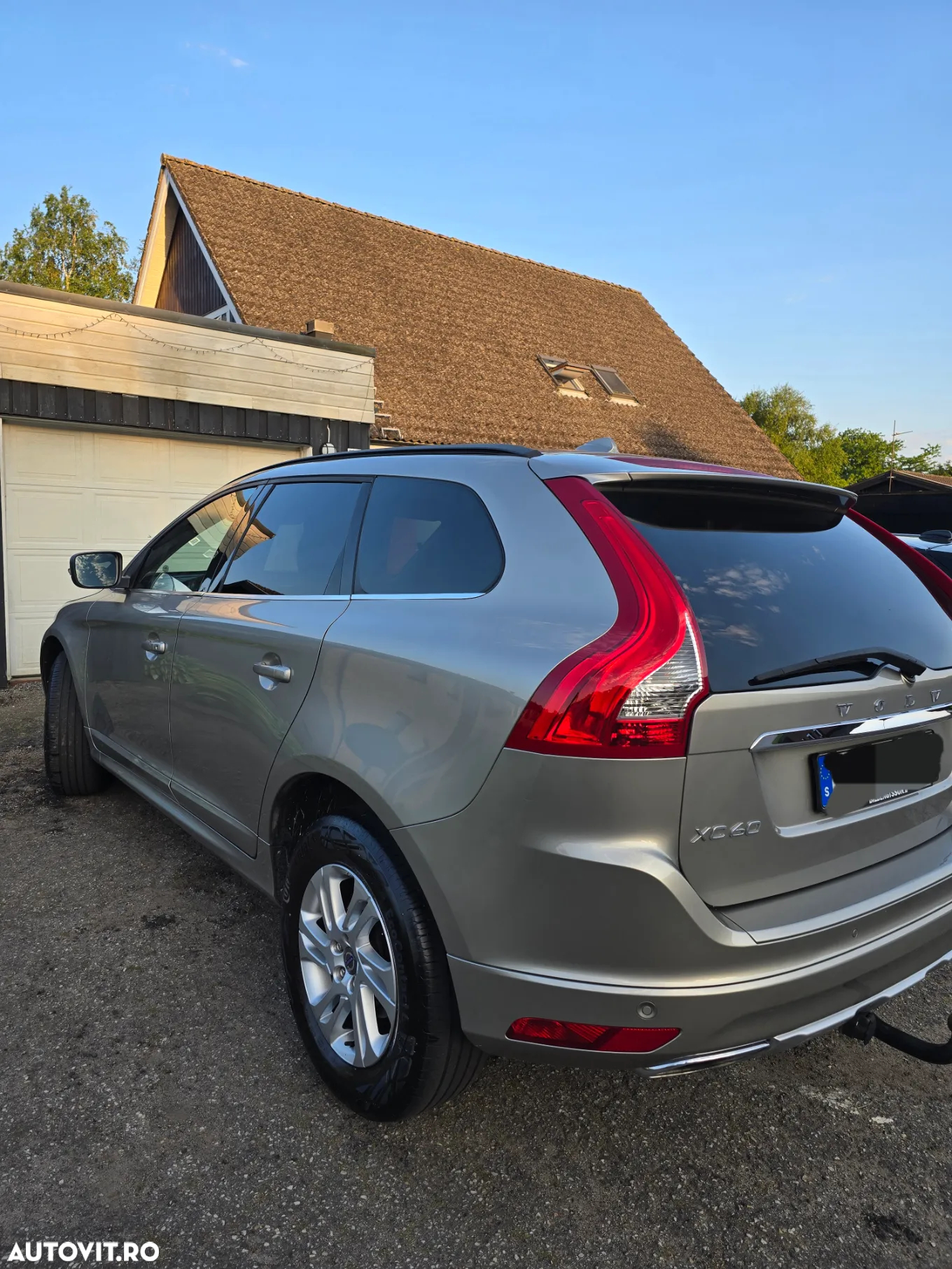 Volvo XC 60 D4 AWD Momentum - 11