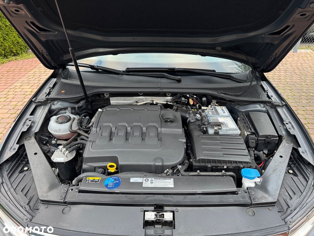 Volkswagen Passat Variant 1.6 TDI SCR DSG Business - 32