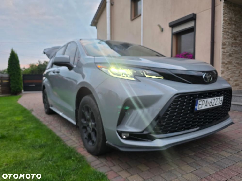 Toyota Sienna - 21