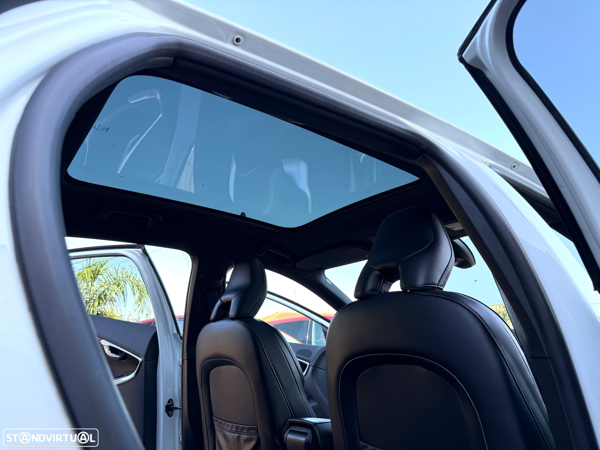 Volvo V40 1.6 D2 R-Design - 6