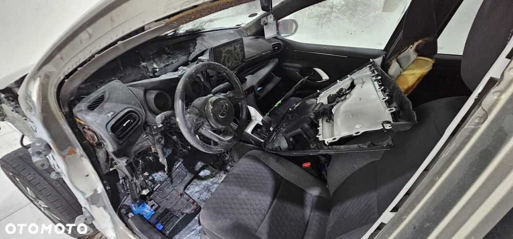 Toyota Yaris - 11