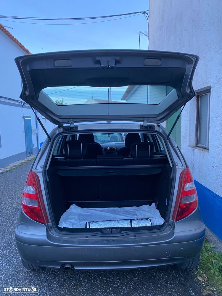 Mercedes-Benz A 150 Elegance Automatic - 15