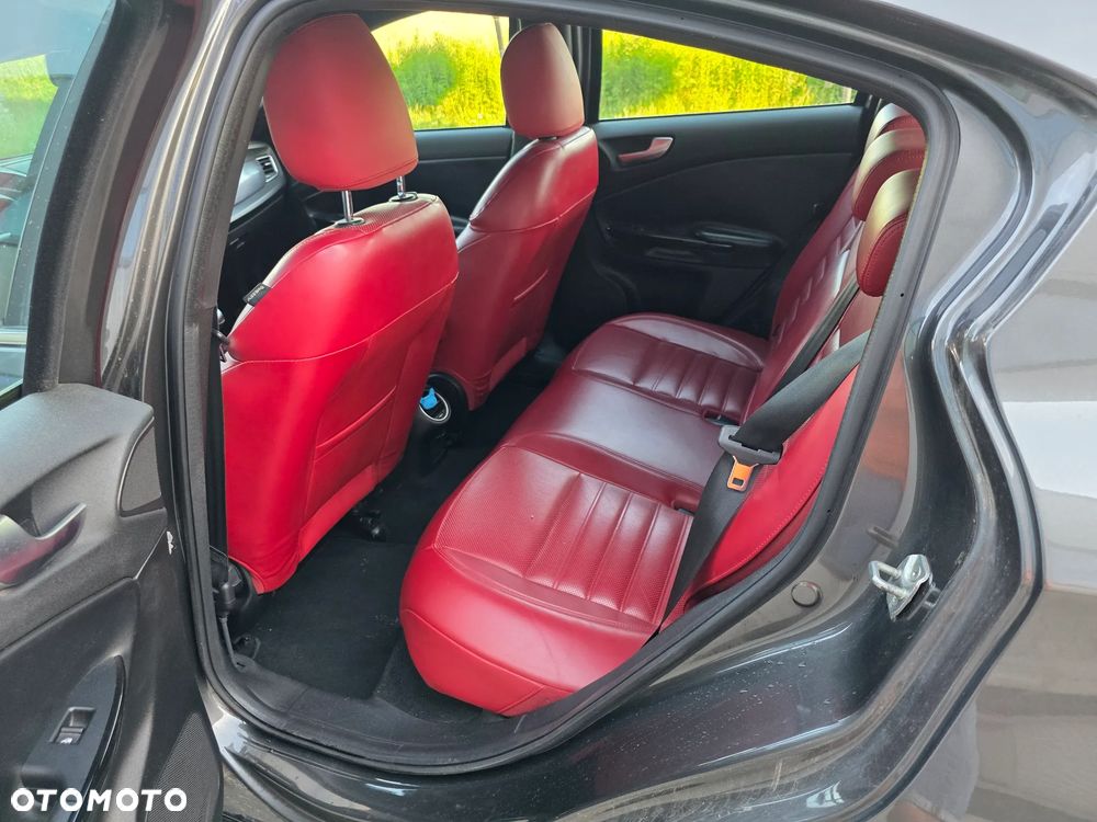 Alfa Romeo Giulietta 1.6 JTDM Distinctive - 15
