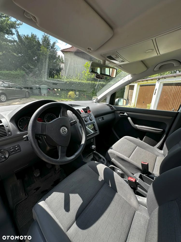 Volkswagen Touran 1.6 Conceptline - 6