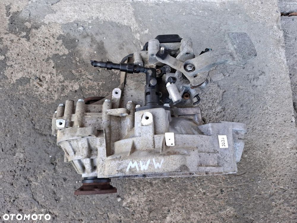 SKRZYNIA BIEGÓW 1.6 TDI AUDI A3 8V SKODA OCTAVIA III