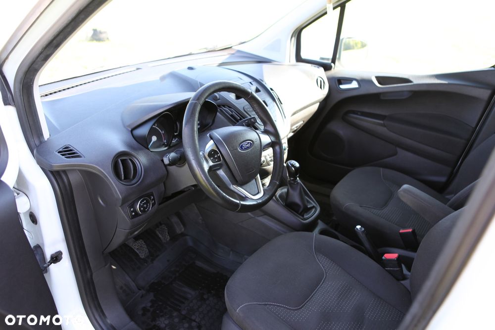 Ford Transit Courier - 8