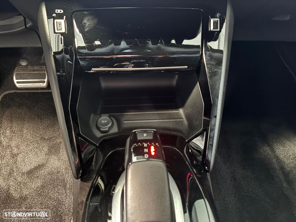 Peugeot 2008 1.2 PureTech GT EAT8 - 28