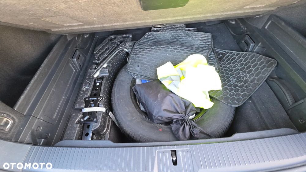 Volkswagen Passat 2.0 TDI SCR Comfortline DSG - 29