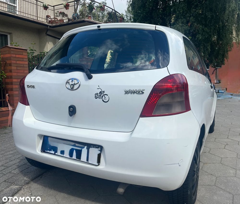 Toyota Yaris 1.0 Luna - 4