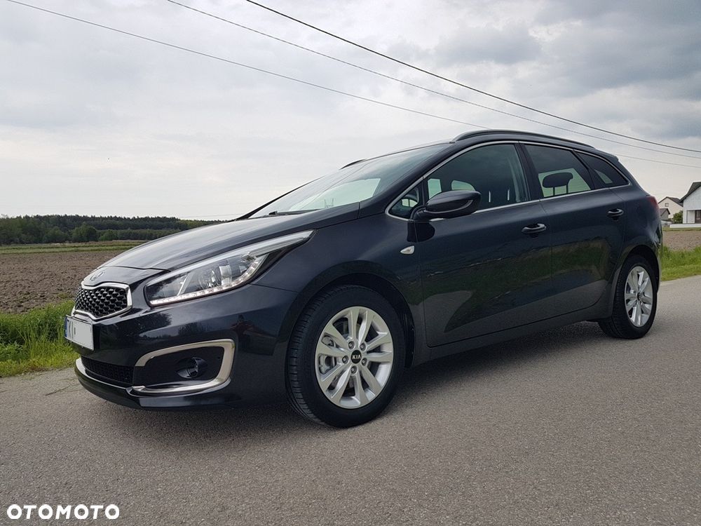 Kia Ceed 1.6 CRDi 136 ISG Dream-Team Edition - 17