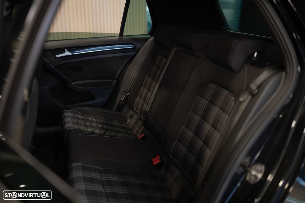 VW Golf GTD BlueMotion - 15