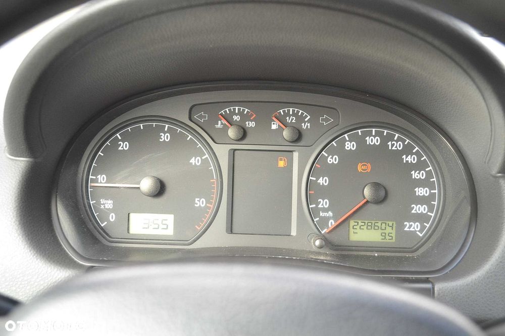 Volkswagen Polo - 8
