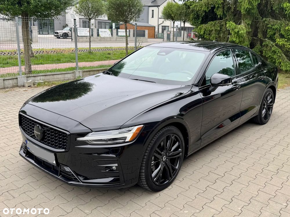 Volvo S60 B5 B AWD Plus Dark - 3