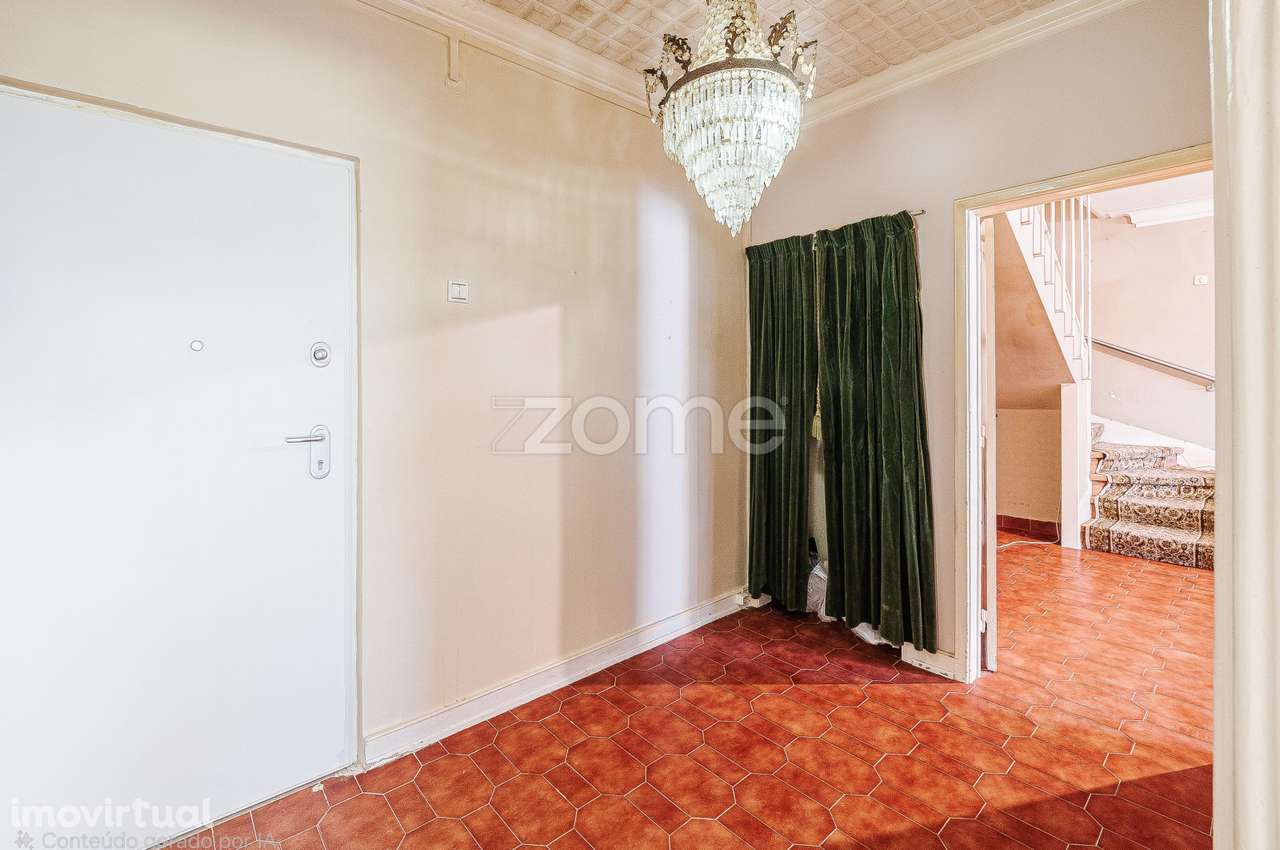 T2 Duplex Junto à Avenida de Roma - Grande imagem: 4/18