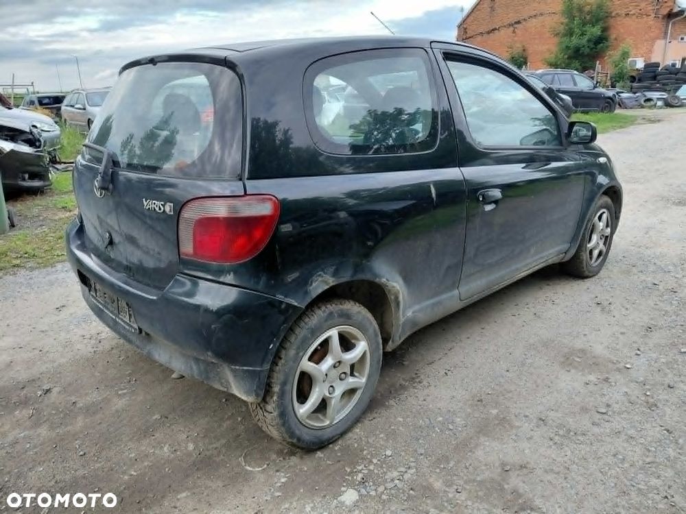 Części Toyota Yaris 3-drzwi 2002r 1.3 BENZYNA - 3