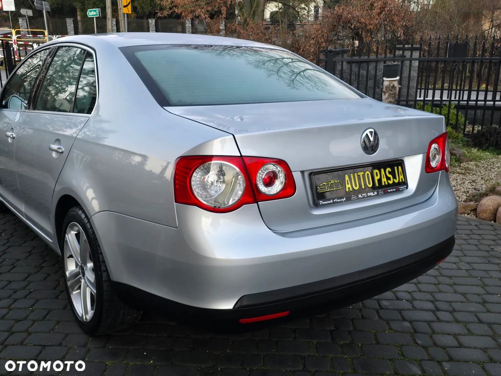 Volkswagen Jetta 1.6 United - 15