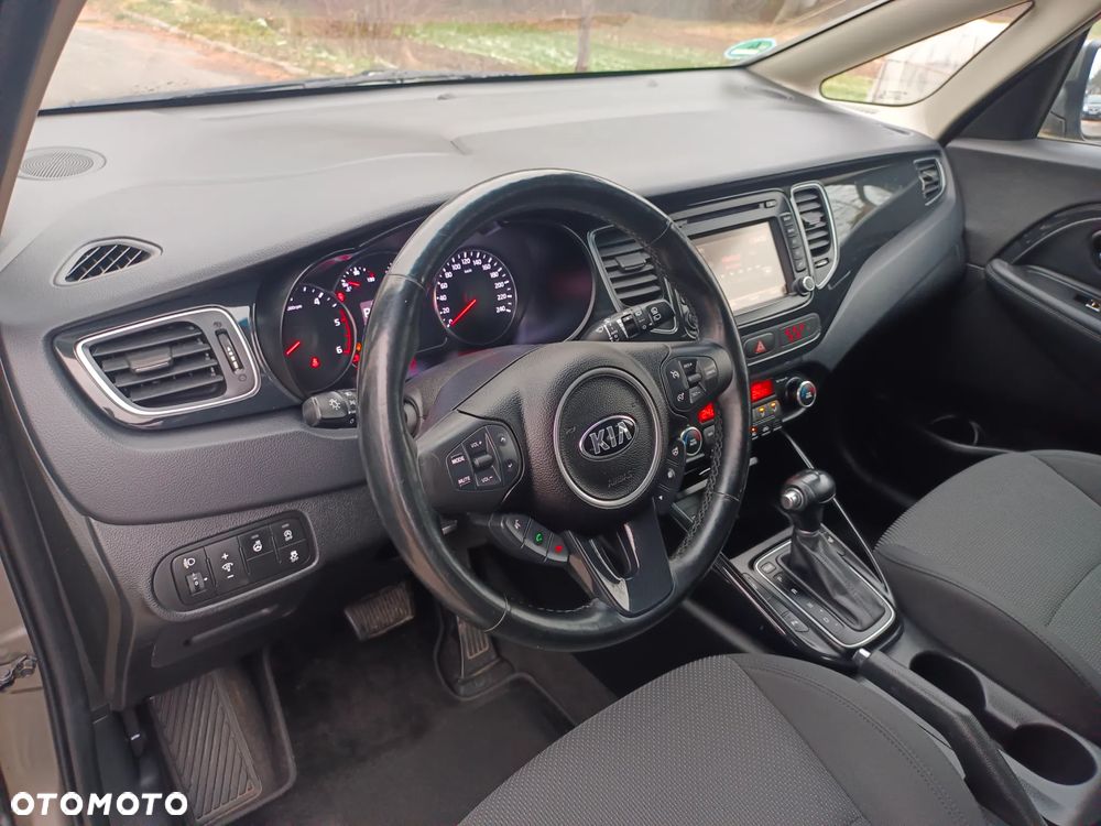 Kia Carens - 22