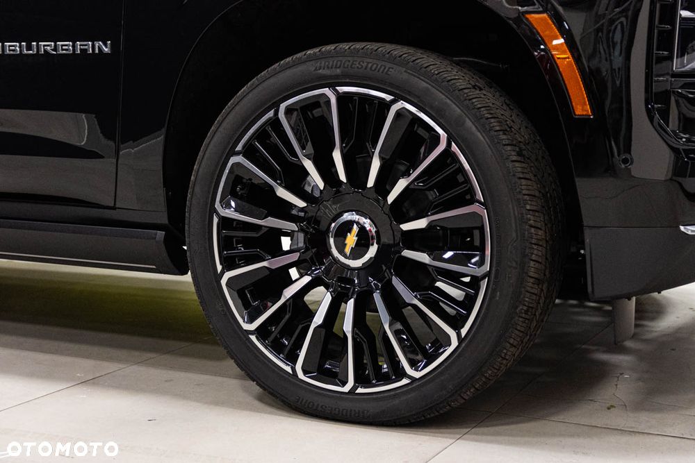 Chevrolet Suburban - 15