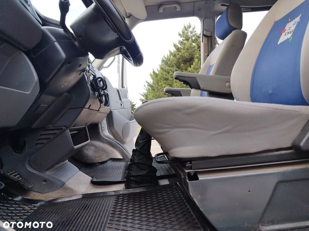 Volkswagen Transporter - 9