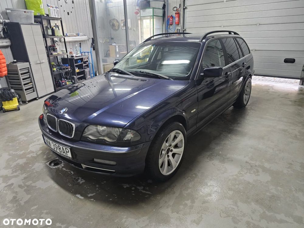 BMW Seria 3 330ix - 1