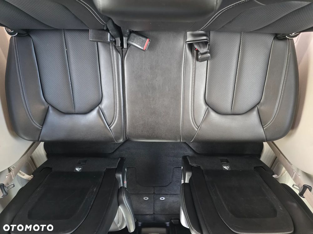 Chrysler Pacifica - 40