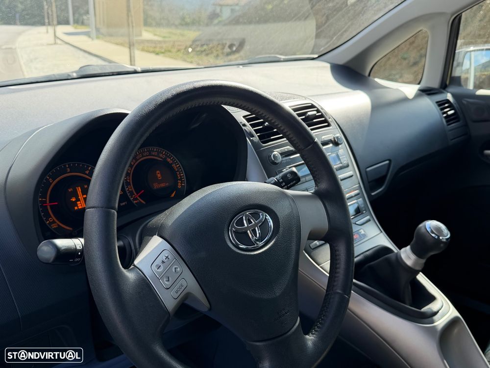 Toyota Auris 1.4 D-4D Luna - 23