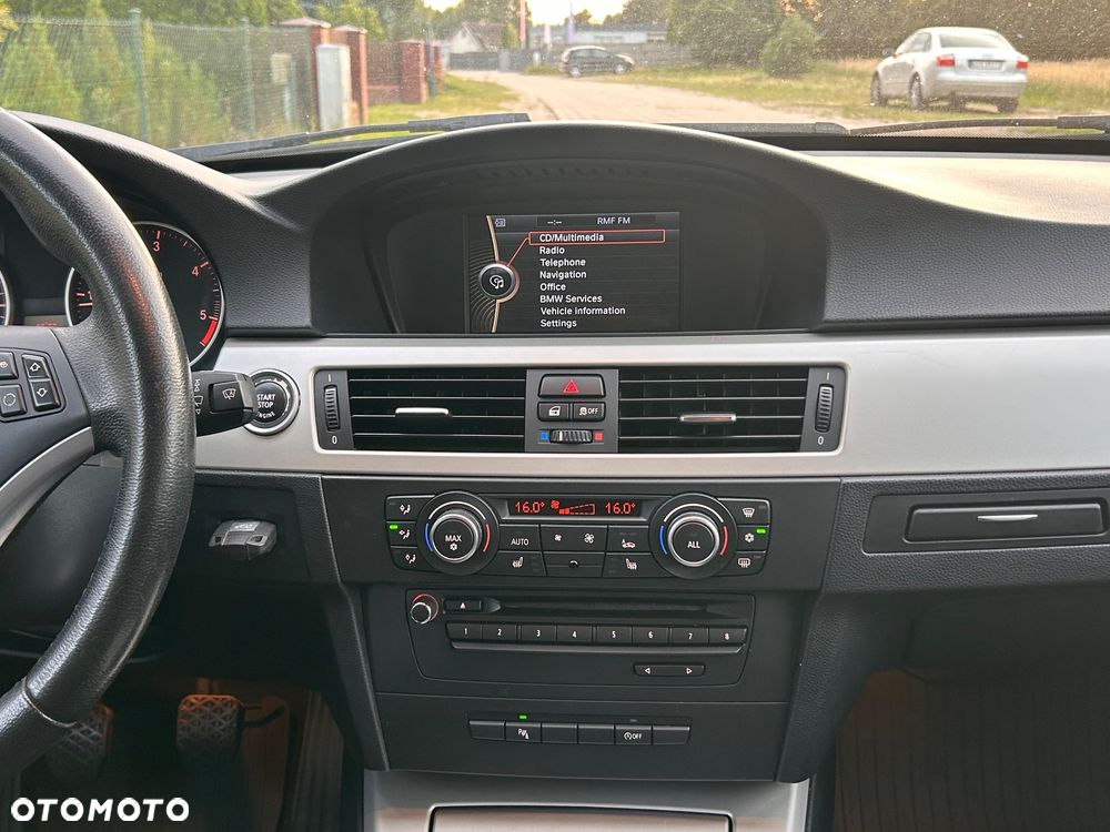 BMW Seria 3 316d Edition Luxury Line Purity - 28