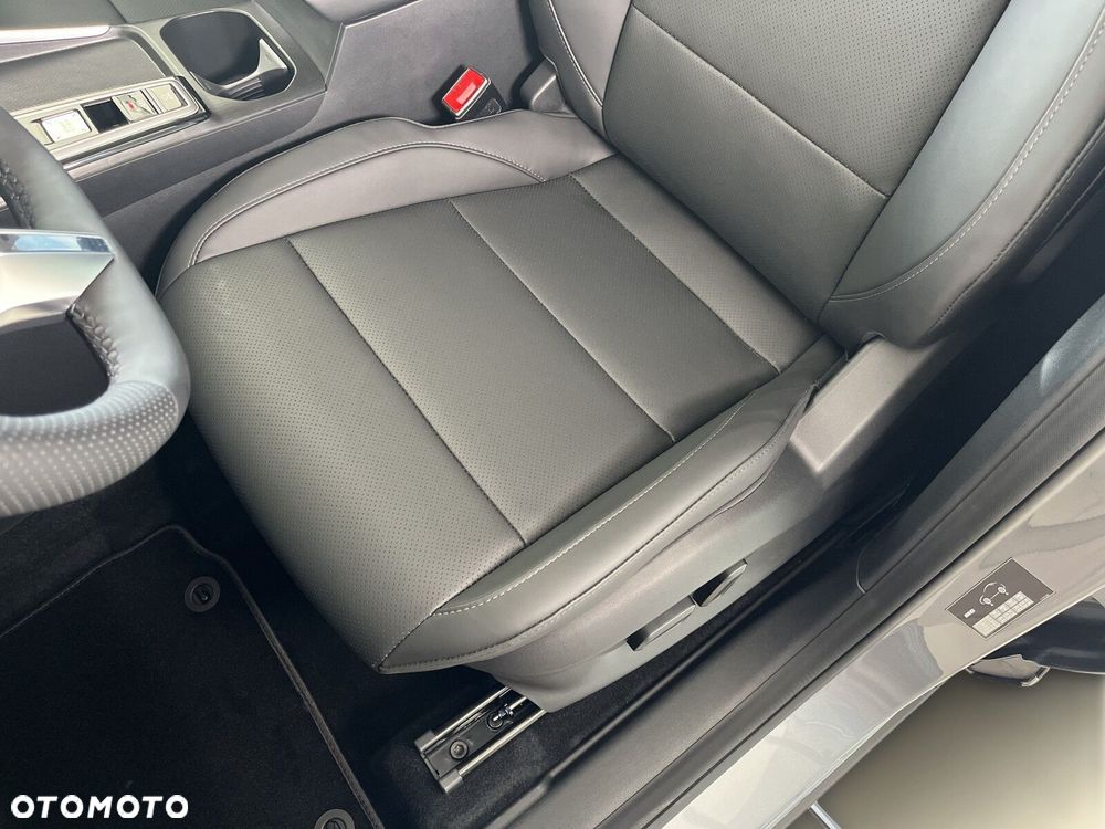 MG ZS Hybrid+ - 15