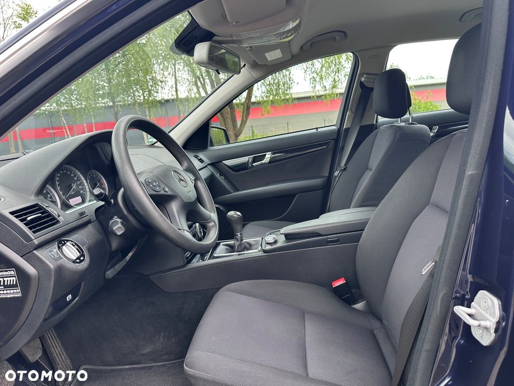 Mercedes-Benz Klasa C 180 Kompressor BlueEFFICIENCY Elegance - 9