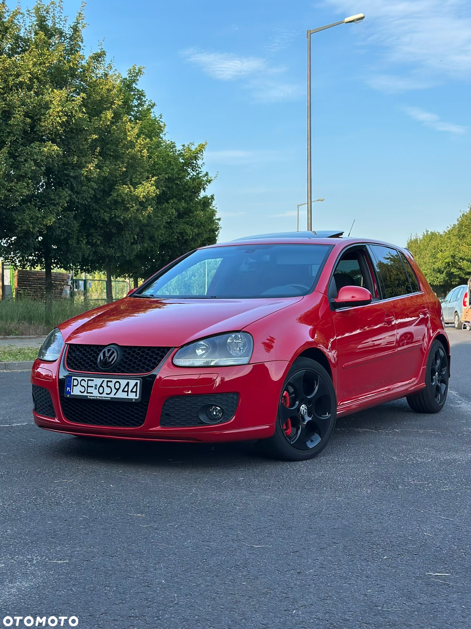 Volkswagen Golf V R32 - 12