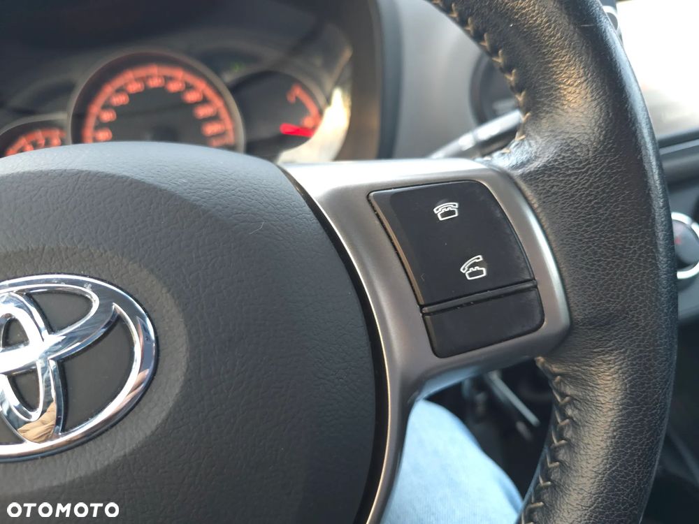 Toyota Yaris 1.33 Premium EU6 - 24