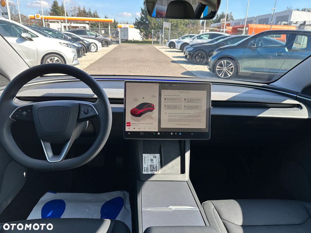 Tesla Model 3 - 9