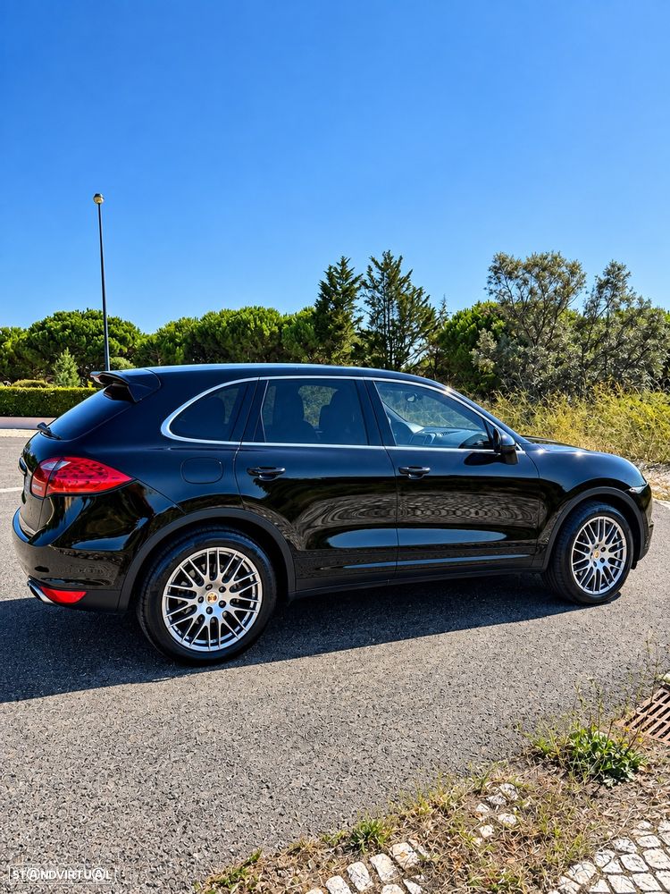 Porsche Cayenne - 4