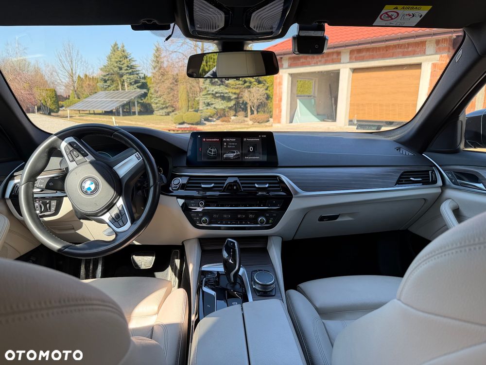 BMW Seria 5 520d xDrive - 9