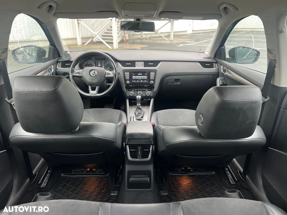 Skoda Octavia Combi 2.0 TDI 4x4 DSG Scout - 22