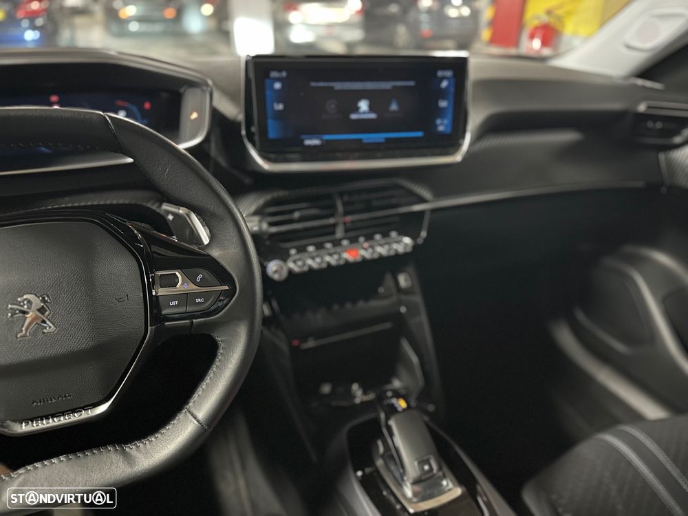 Peugeot 2008 1.2 PureTech Allure EAT8 - 14