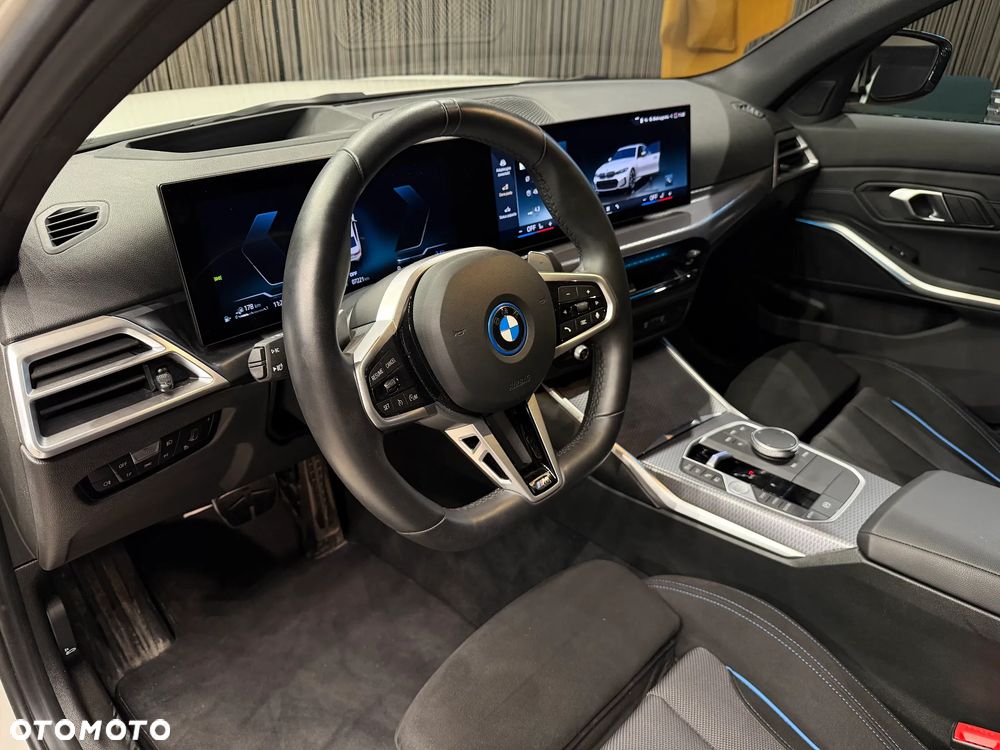 BMW Seria 3 330e xDrive M Sport sport - 9