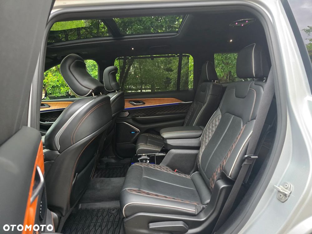 Jeep Grand Cherokee - 14