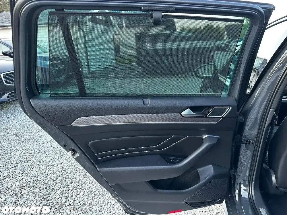 Volkswagen Passat Alltrack 2.0 TDI SCR DSG 4Motion - 27