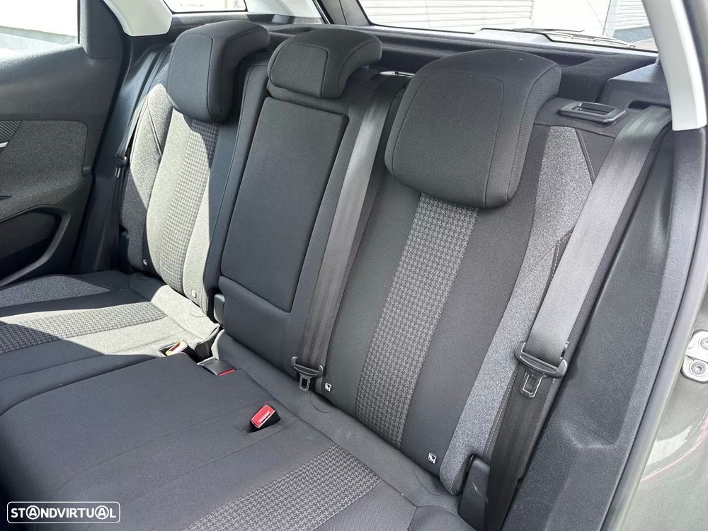 Peugeot 3008 1.2 PureTech Allure Pack - 26