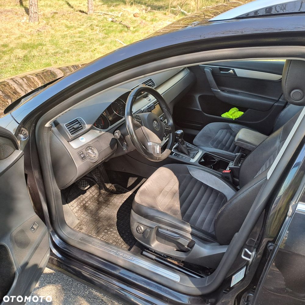Volkswagen Passat 2.0 TDI Highline - 5
