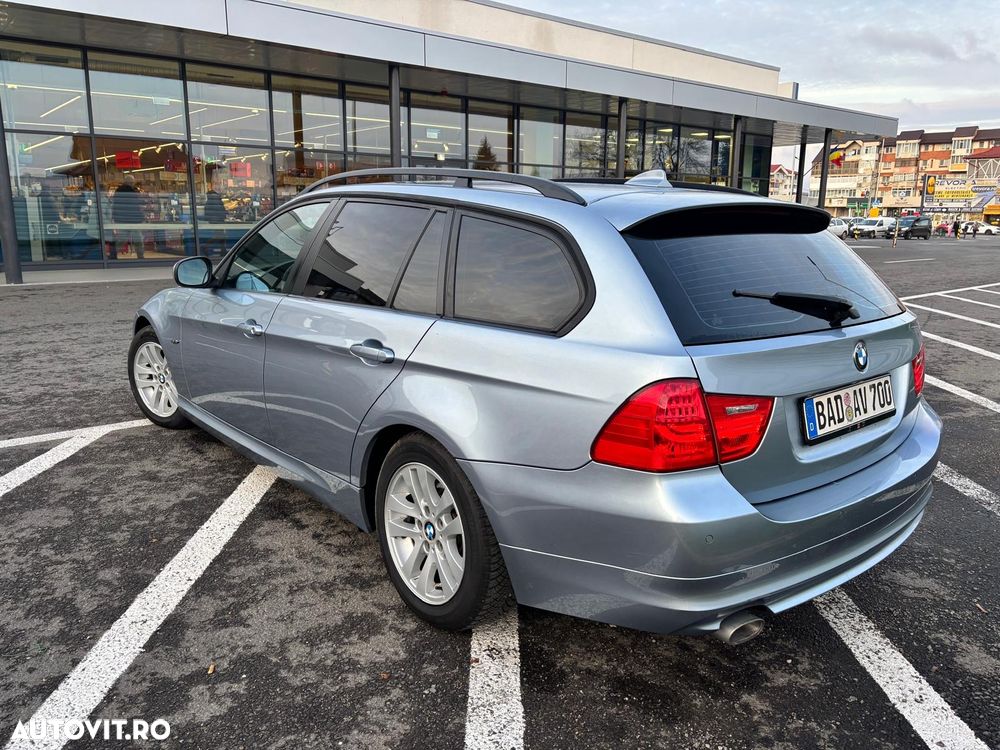 BMW Seria 3 320d DPF Touring - 14