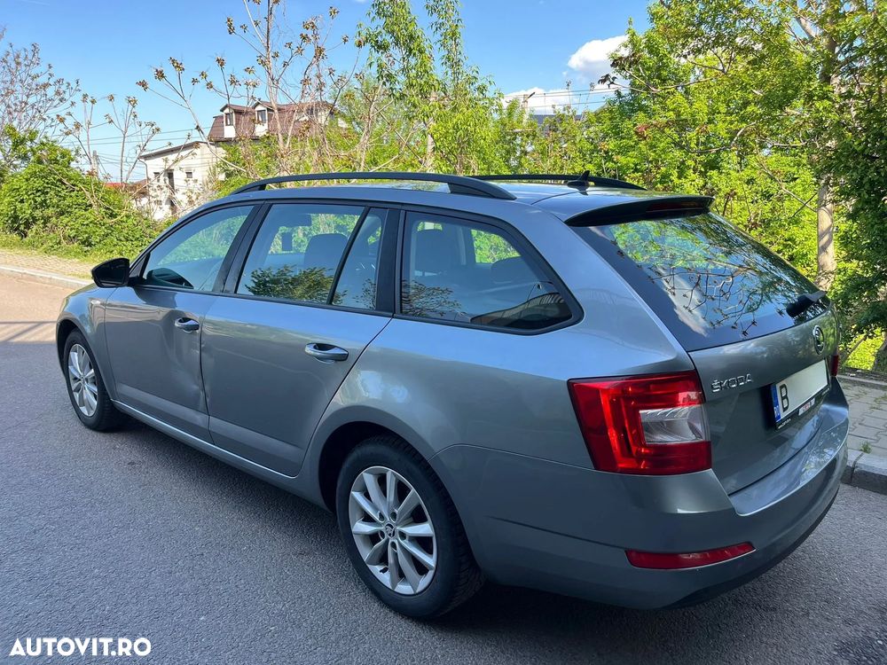 Skoda Octavia 1.6 TDI DPF Ambition - 3