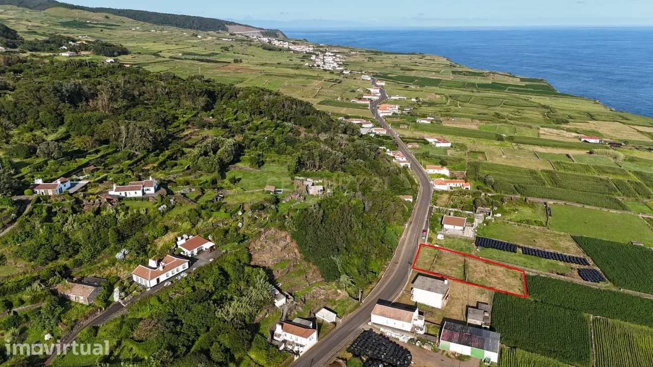 Terreno à Venda em Altares, Angra do Heroísmo - 1694m² - Grande imagem: 3/4
