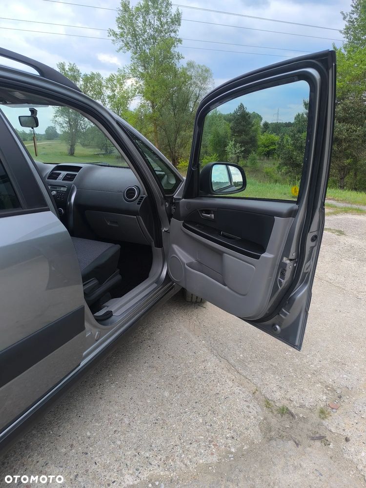 Suzuki SX4 1.6 GS / Premium 4WD - 15