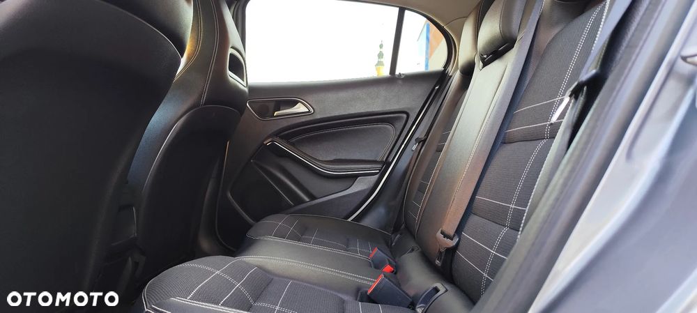 Mercedes-Benz GLA - 31